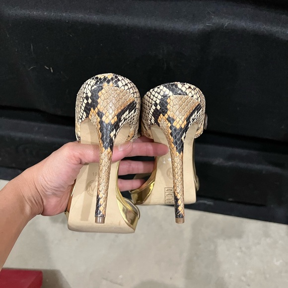 Brand new MK mules with heels without tag - Picture 2 of 3